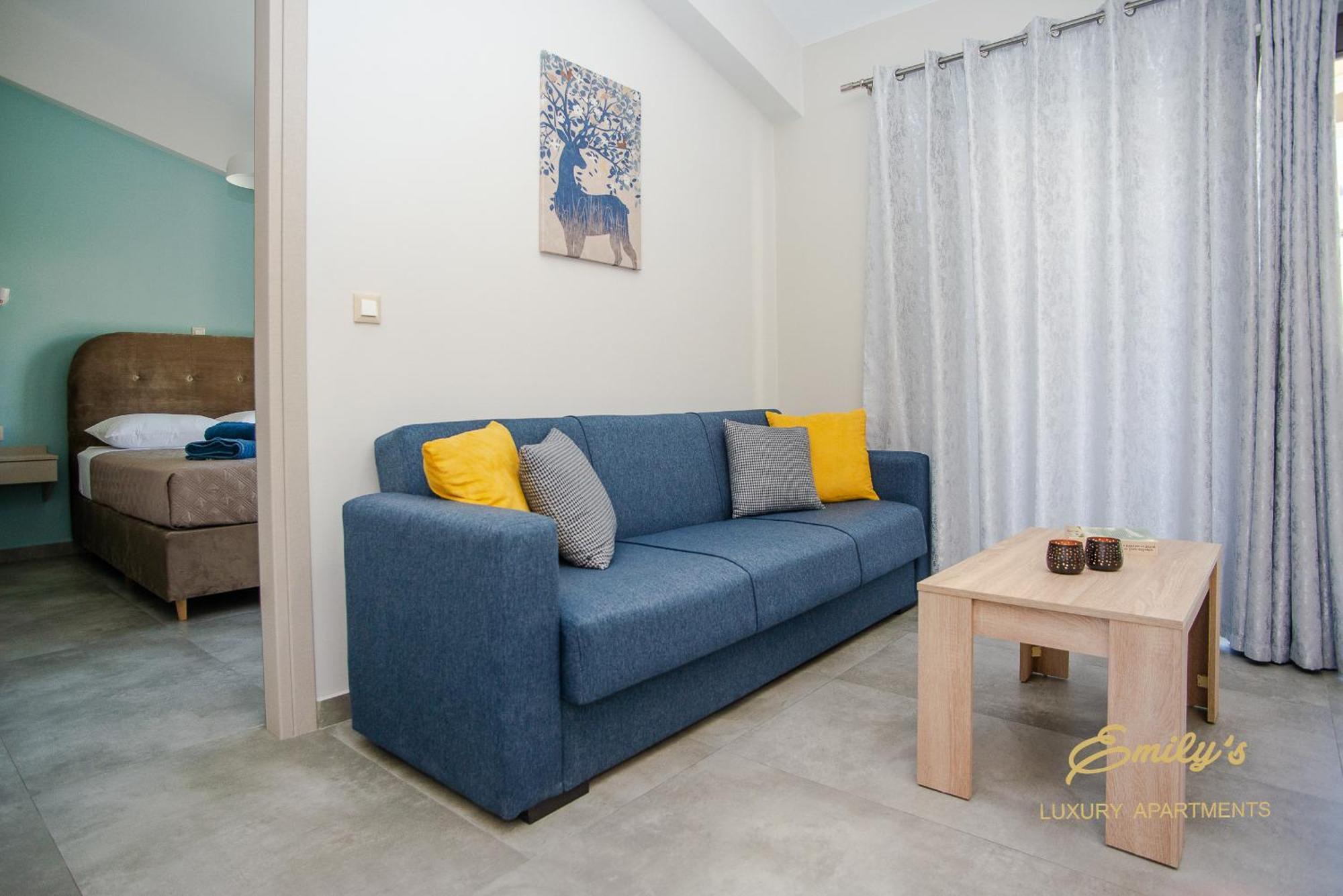 Emily'S Luxury Apartments アルゴストリオン エクステリア 写真